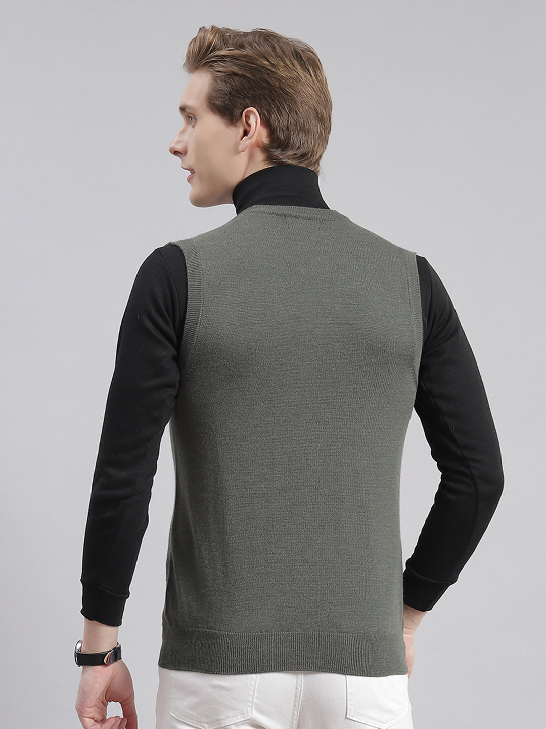 Men Olive Solid V Neck Sleeveless Sweaters/Pullovers