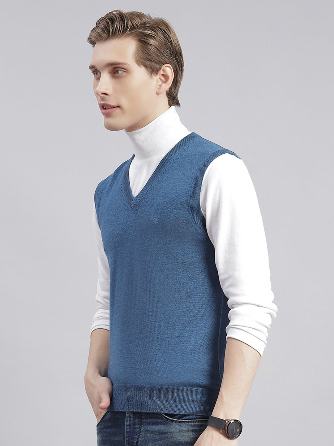 Men Blue Solid V Neck Sleeveless Sweaters/Pullovers