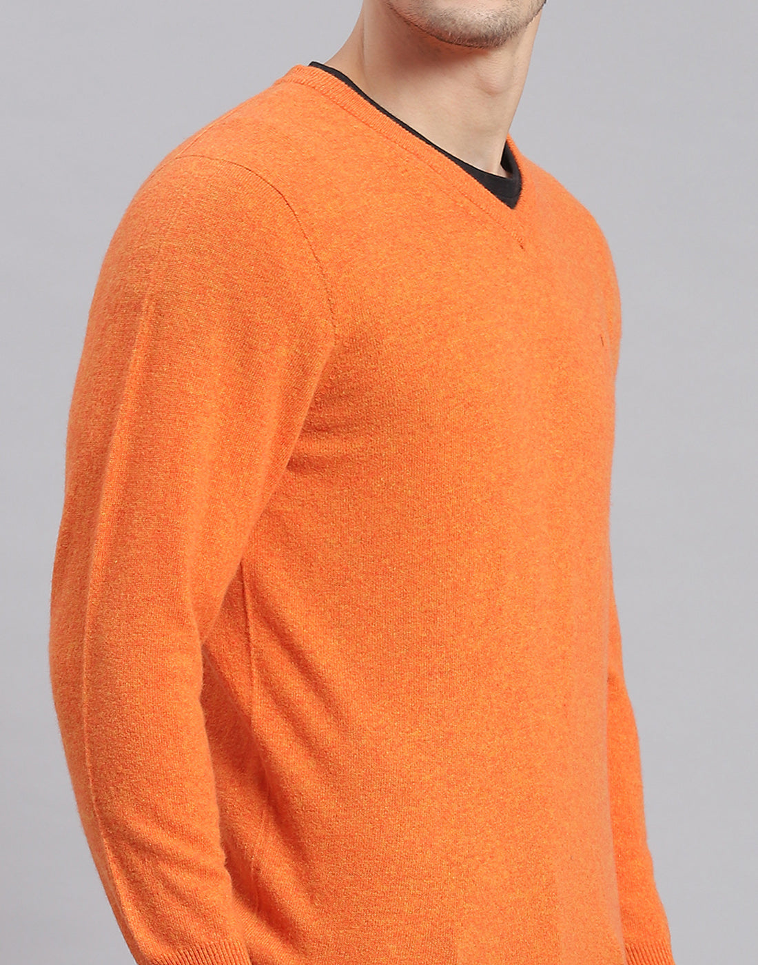 Men Orange Solid V Neck Full Sleeve Sweater