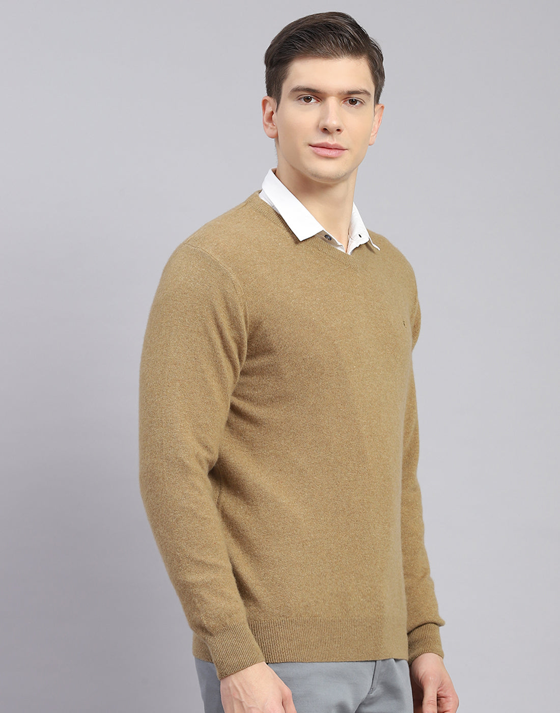 Men Brown Solid V Neck Full Sleeve Sweater