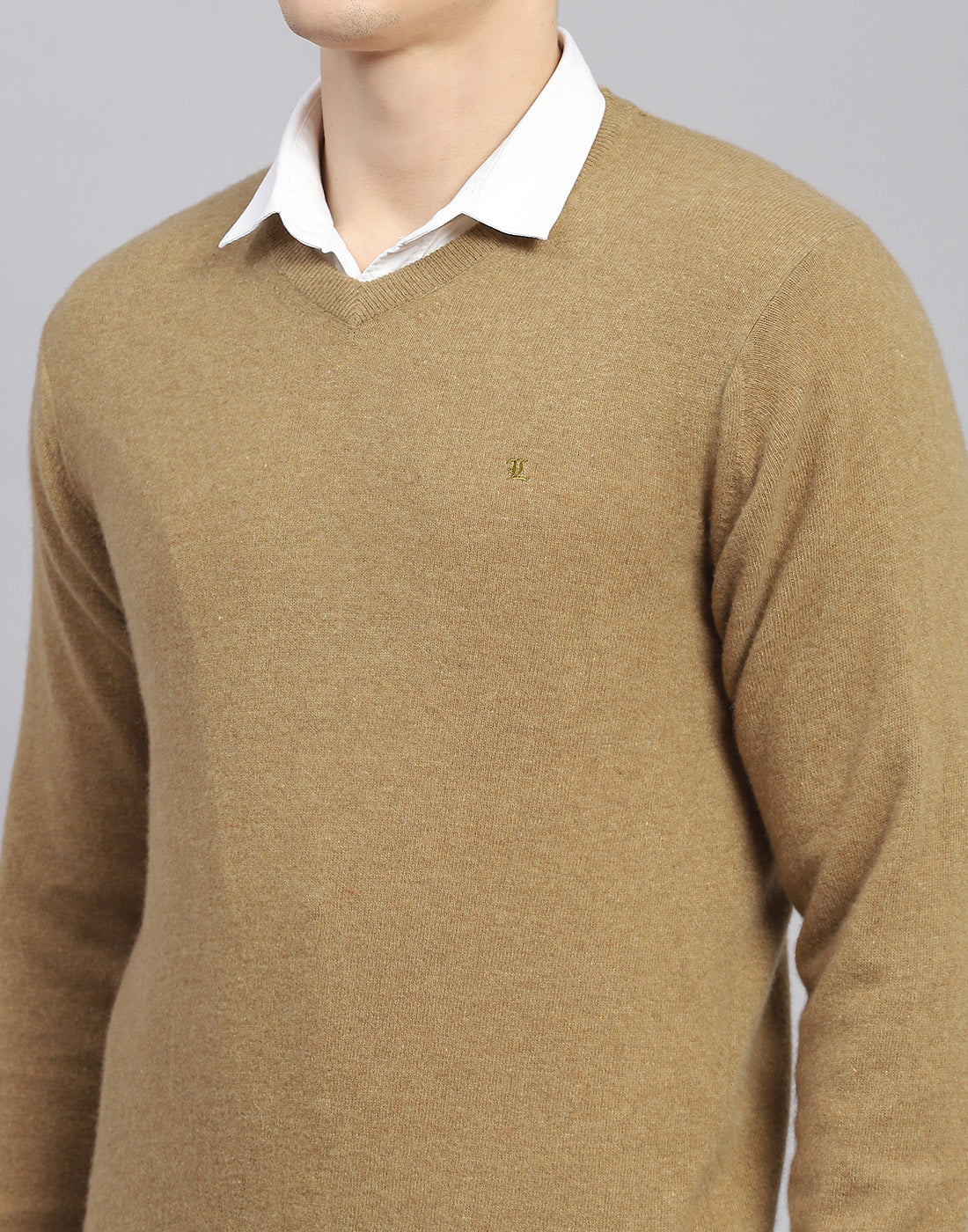 Men Brown Solid V Neck Full Sleeve Sweater