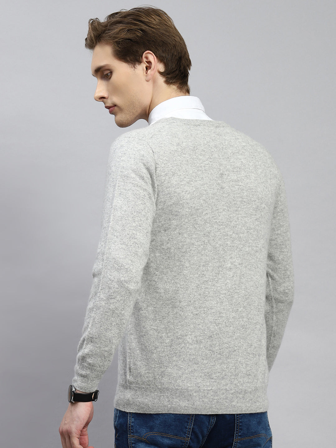 Men Grey Solid Pullover