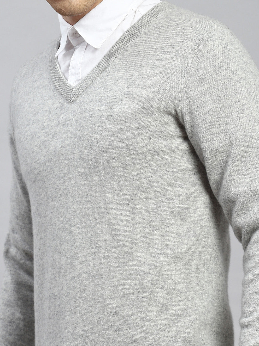 Men Grey Solid Pullover