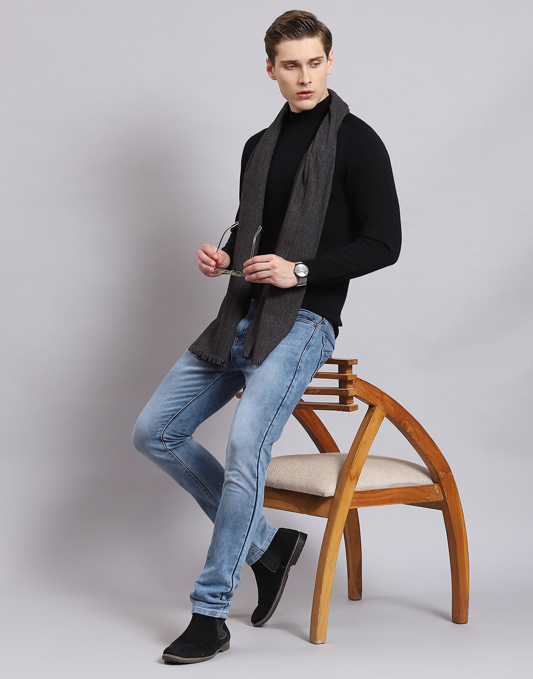 Men Black Solid T Neck Full Sleeve Sweater