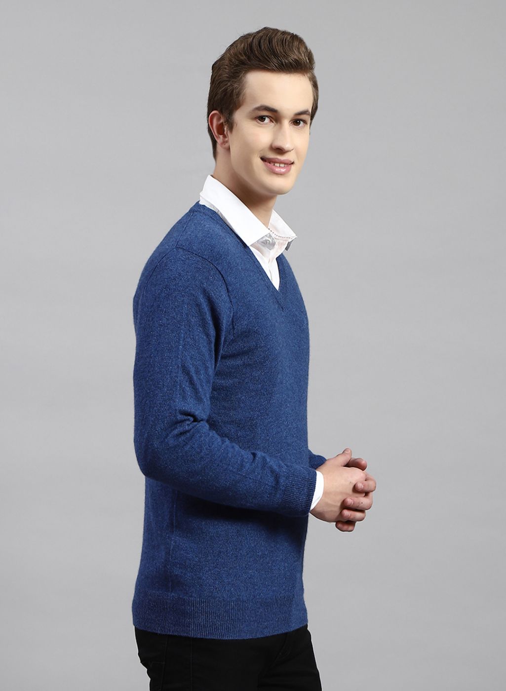 Men Royal Blue Solid Lamb wool Pullover