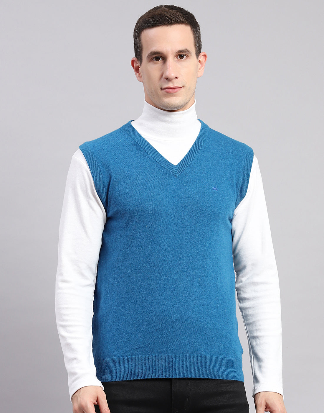 Men Blue Solid V Neck Sleeveless Sweaters/Pullovers