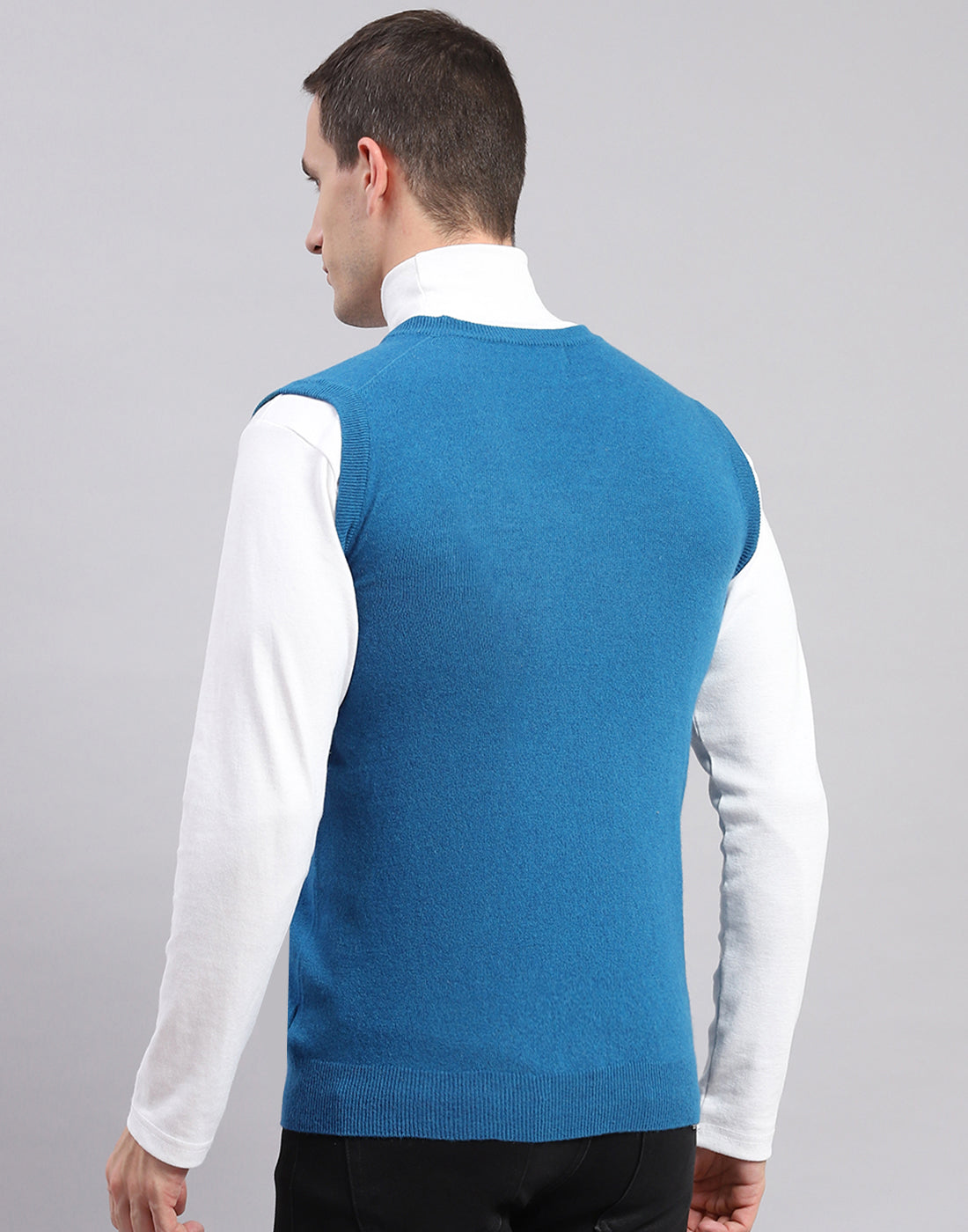 Men Blue Solid V Neck Sleeveless Sweaters/Pullovers