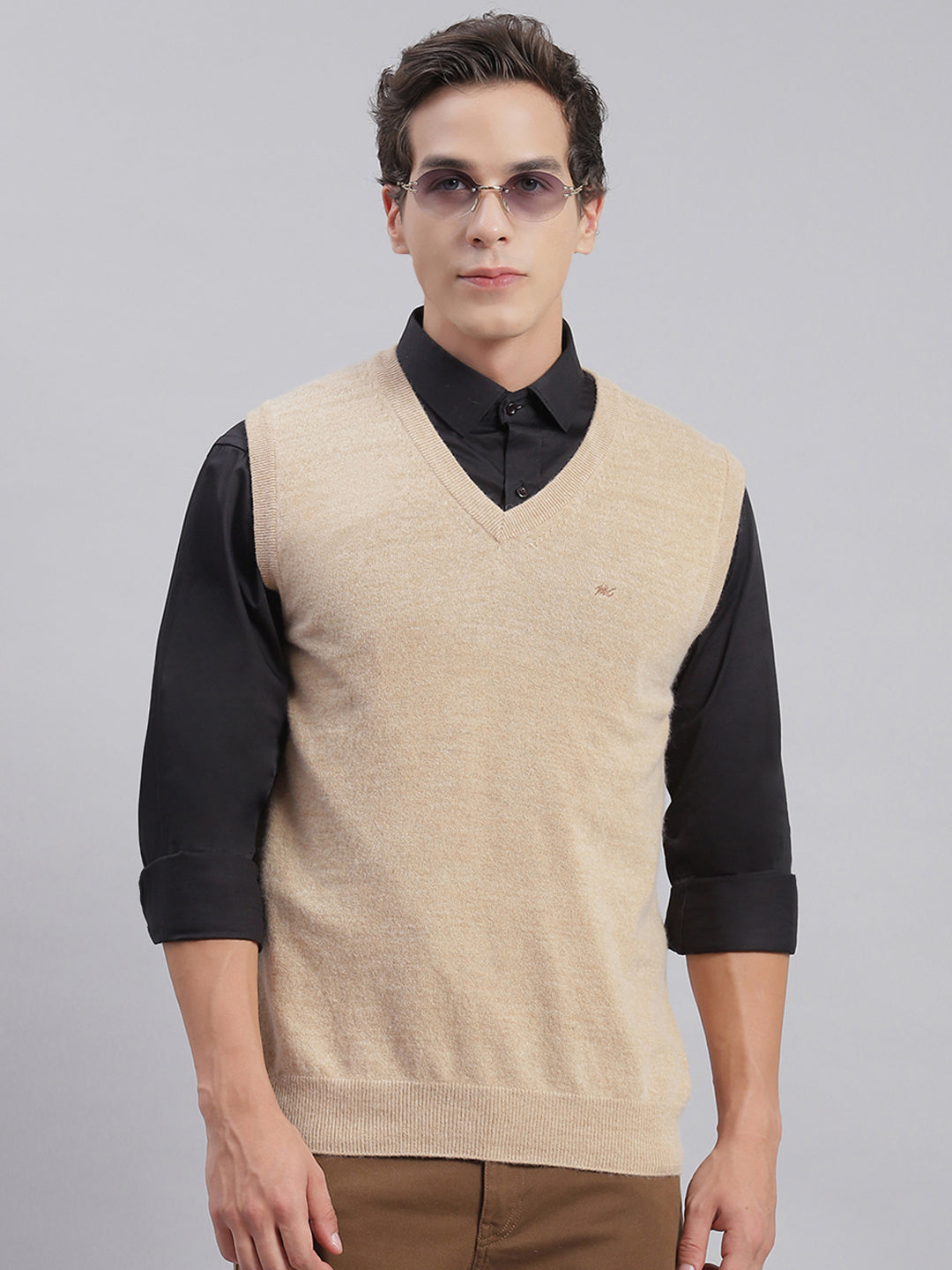 Men Camel Brown Solid V Neck Sleeveless Sweaters/Pullovers