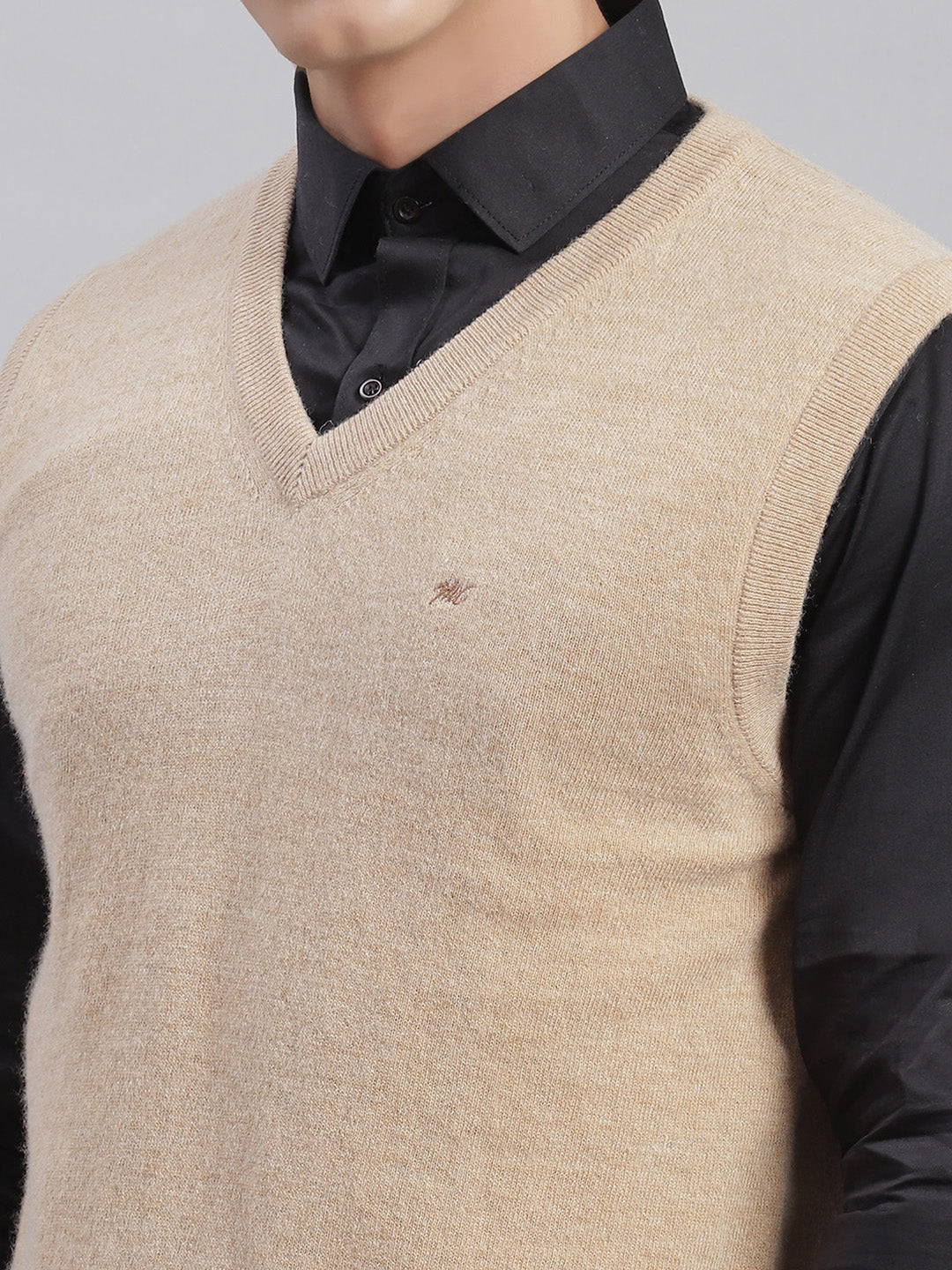 Men Camel Brown Solid V Neck Sleeveless Sweaters/Pullovers