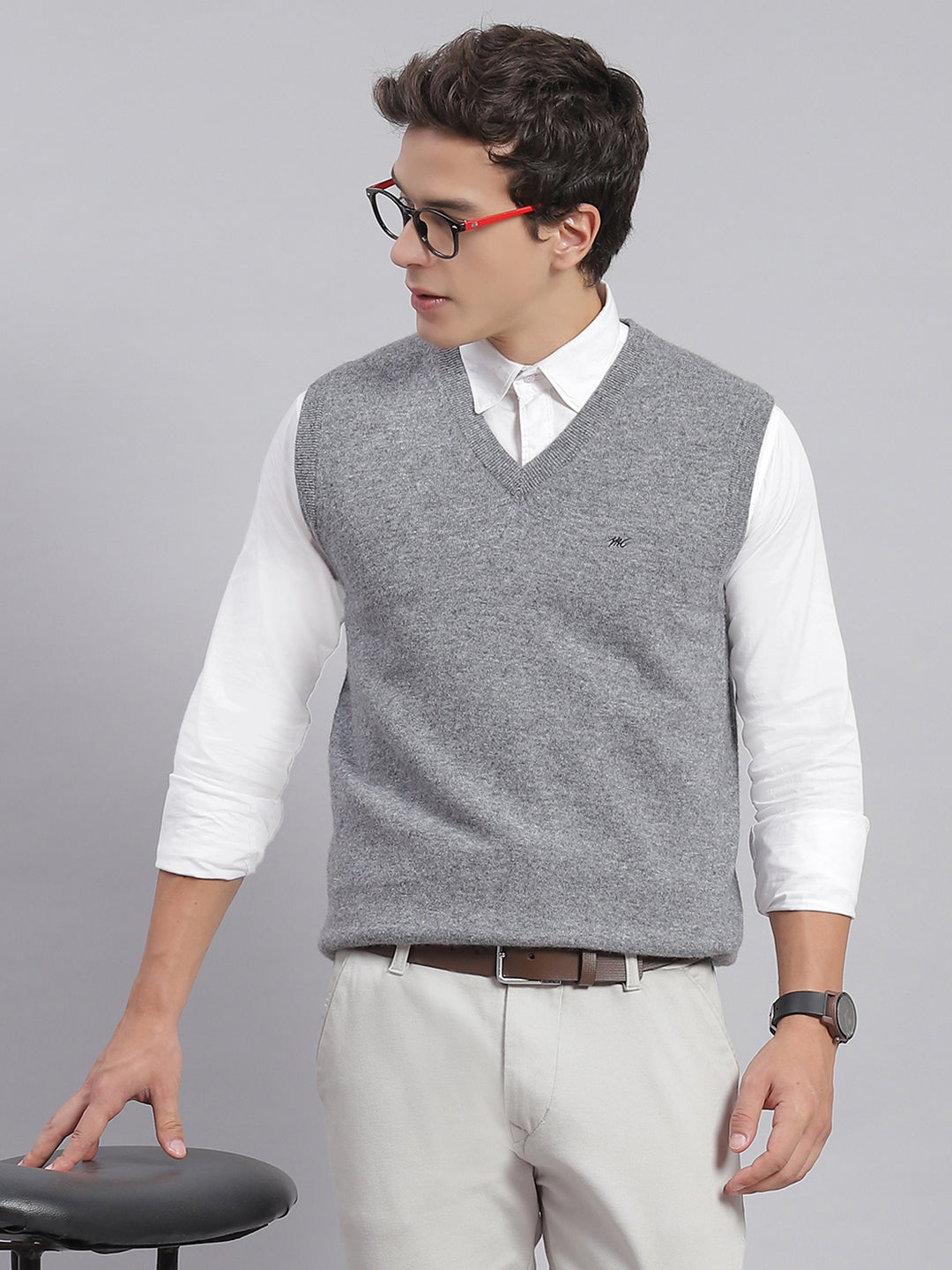 Gray 2025 sleeveless sweater