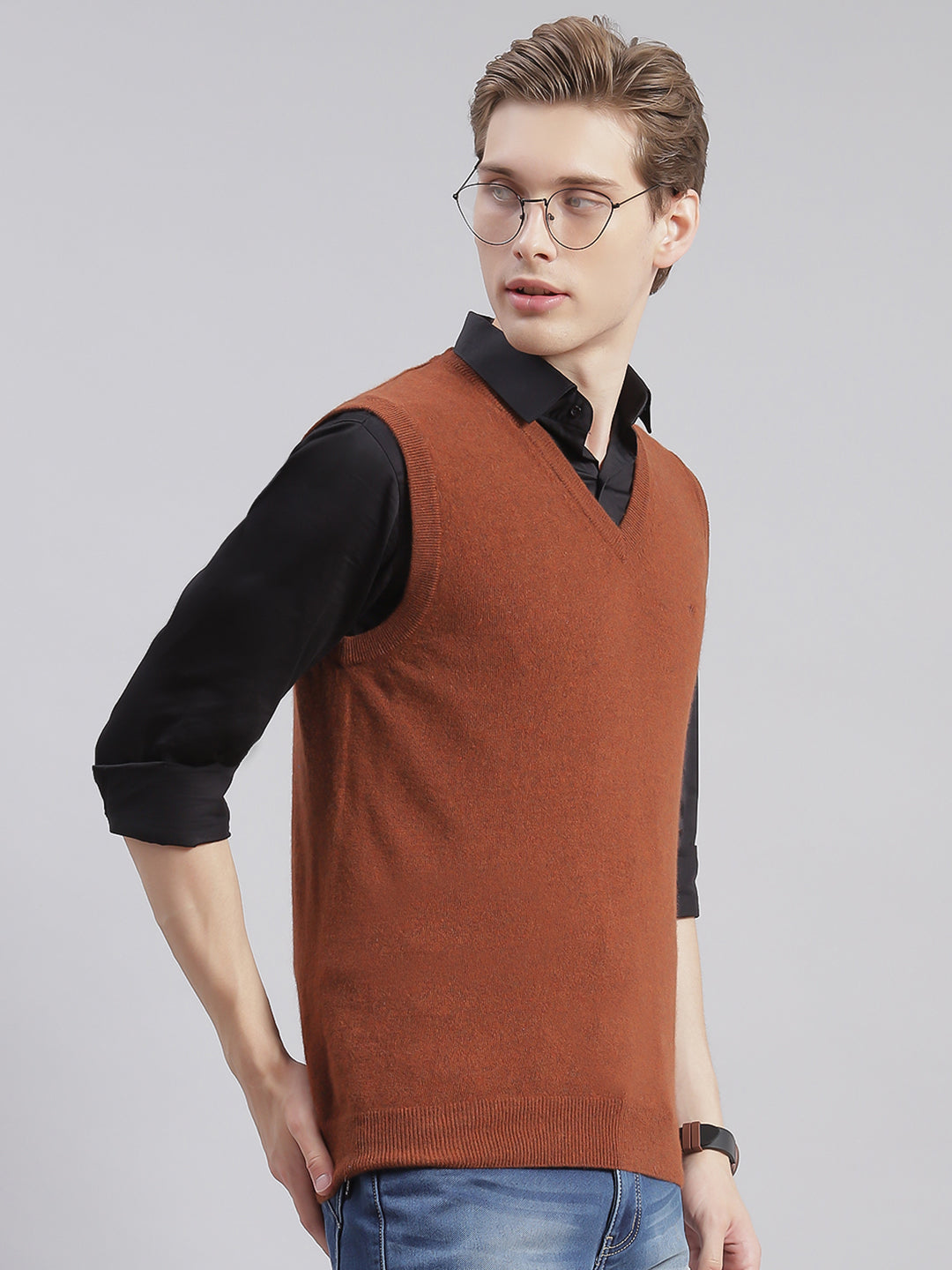 Men Brown Solid V Neck Sleeveless Sweaters/Pullovers