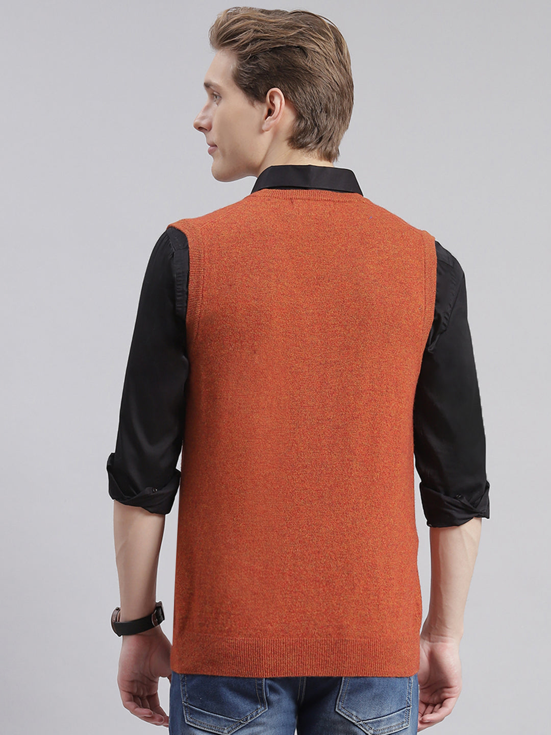 Men Rust Solid V Neck Sleeveless Sweaters/Pullovers