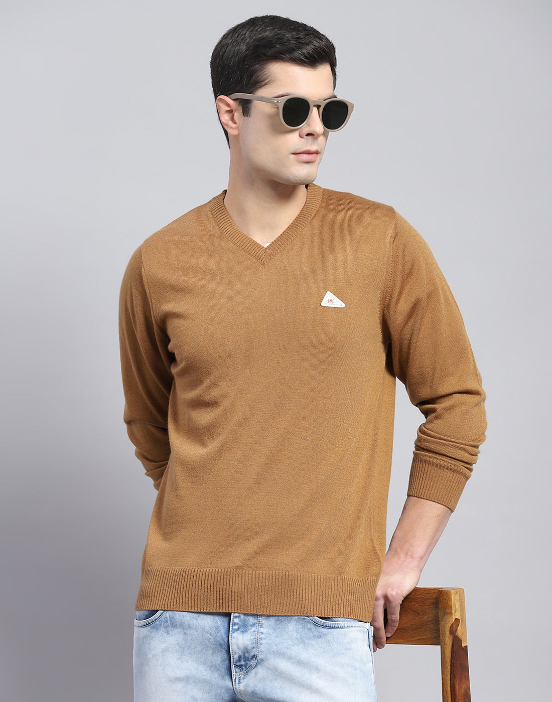 Men Brown Solid V Neck Full Sleeve Pullover