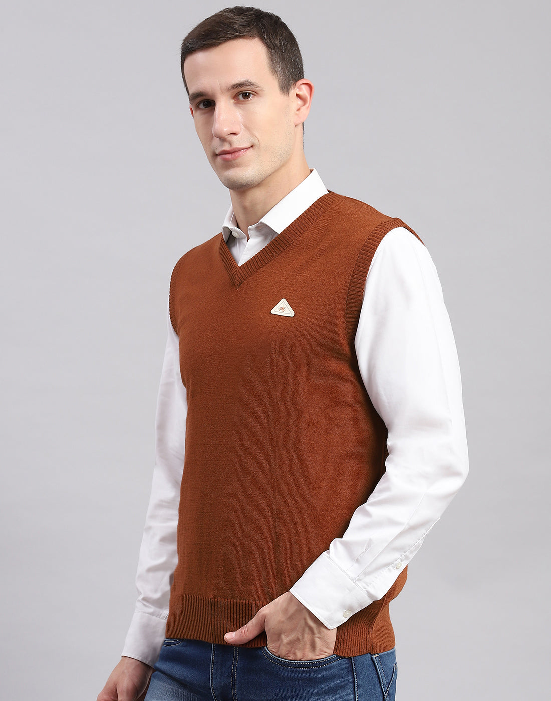 Men Brown Solid V Neck Sleeveless Sweaters/Pullovers