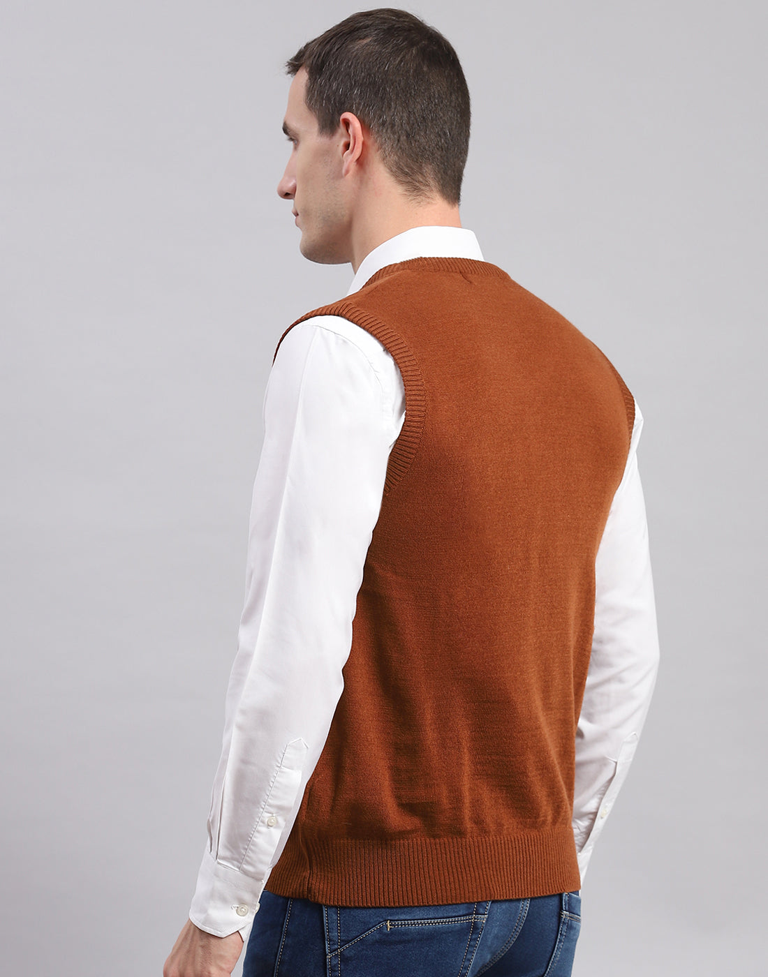 Men Brown Solid V Neck Sleeveless Sweaters/Pullovers