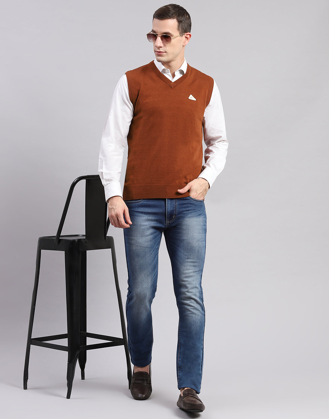 Men Brown Solid V Neck Sleeveless Sweaters/Pullovers