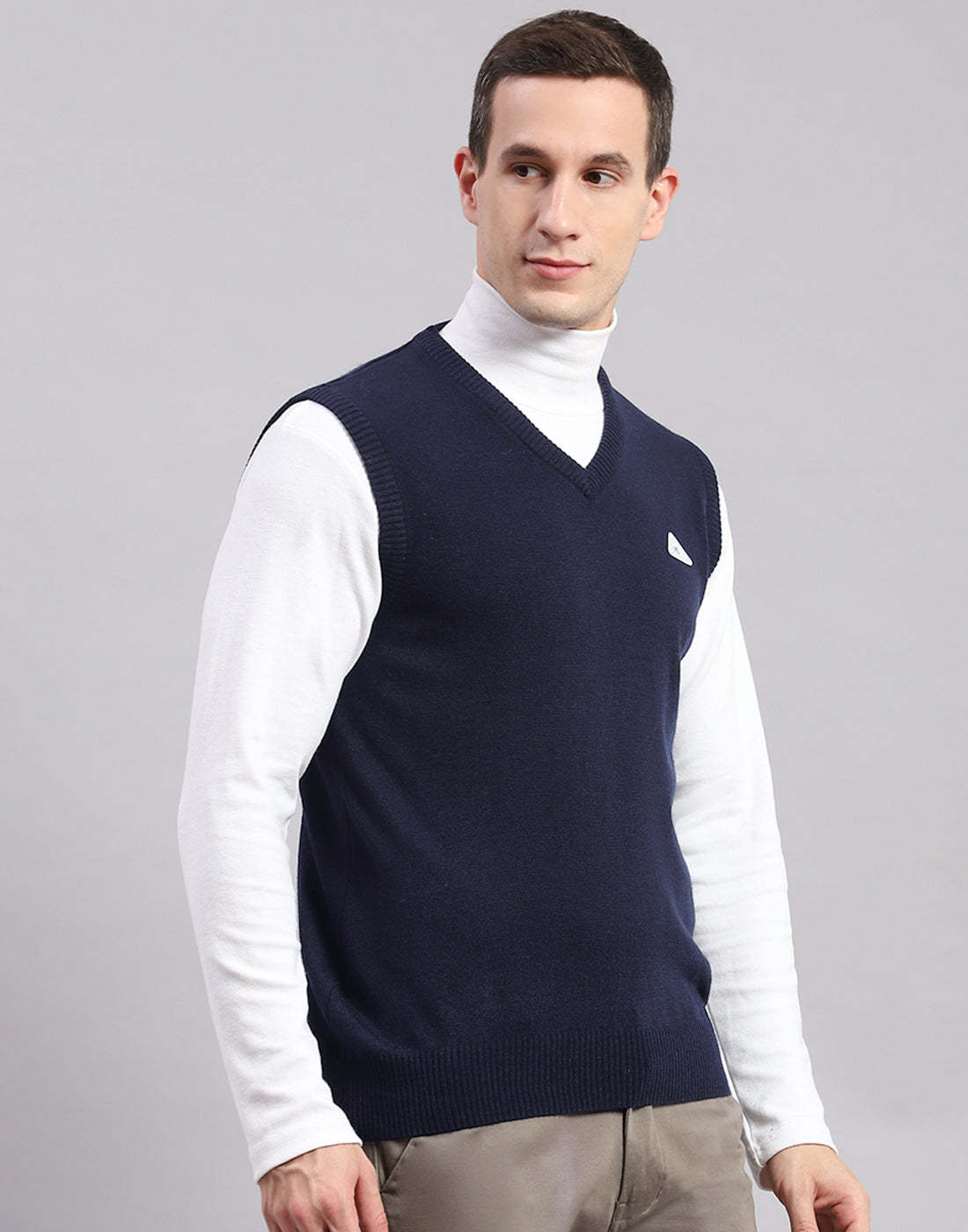 Men Navy Blue Solid V Neck Sleeveless Sweaters/Pullovers