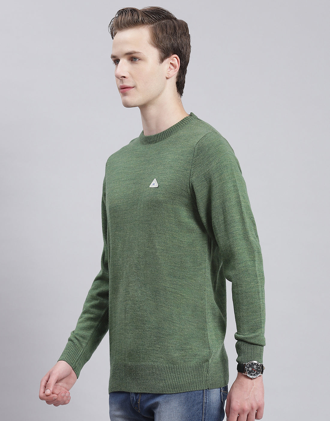 Men Green Solid Round Neck Full Sleeve Sweater