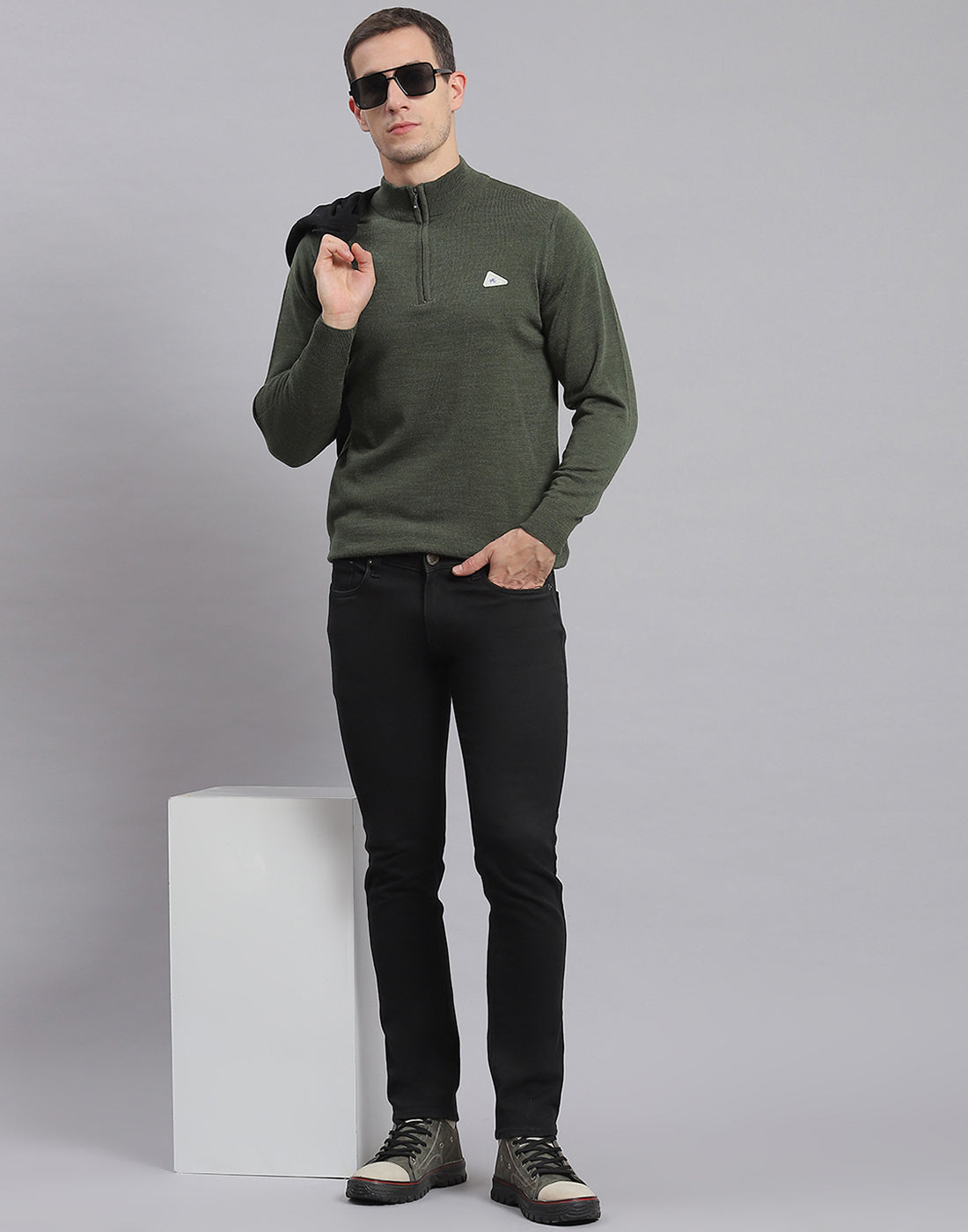 Men Olive Solid H Neck Full Sleeve Sweater