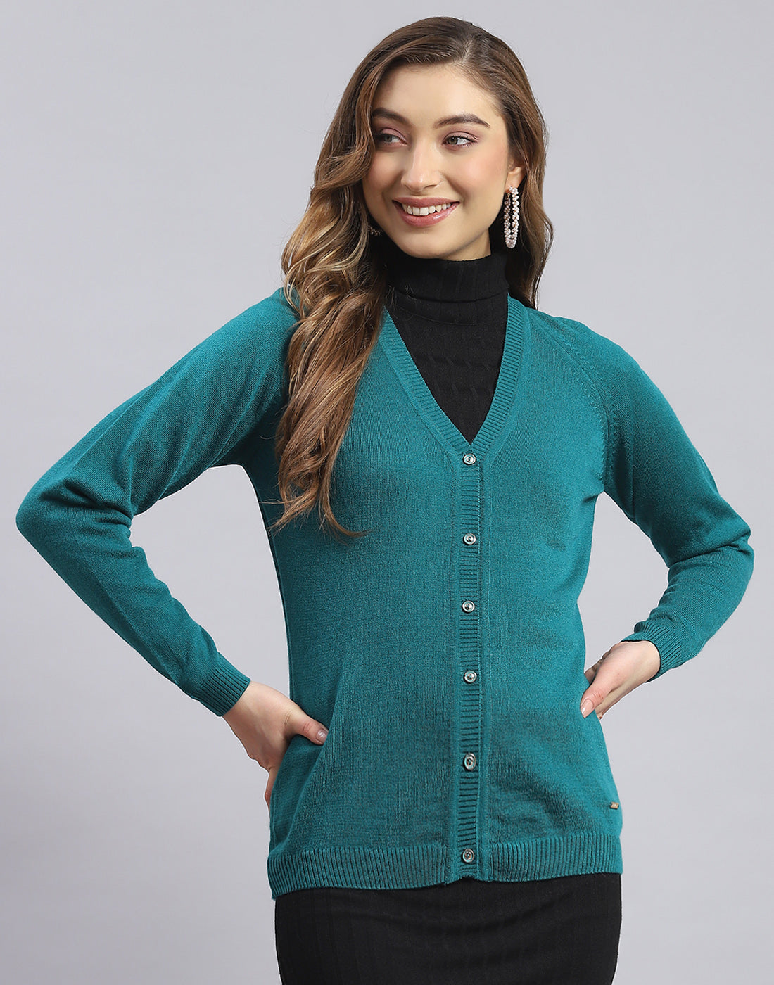 Women Teal Blue Solid V Neck Full Sleeve Sweater