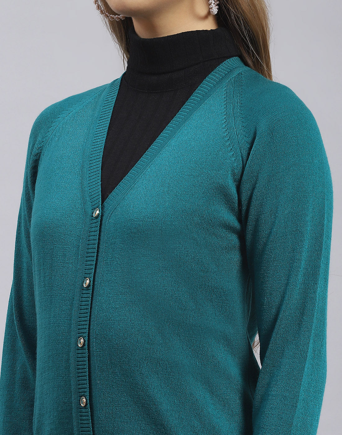 Women Teal Blue Solid V Neck Full Sleeve Sweater