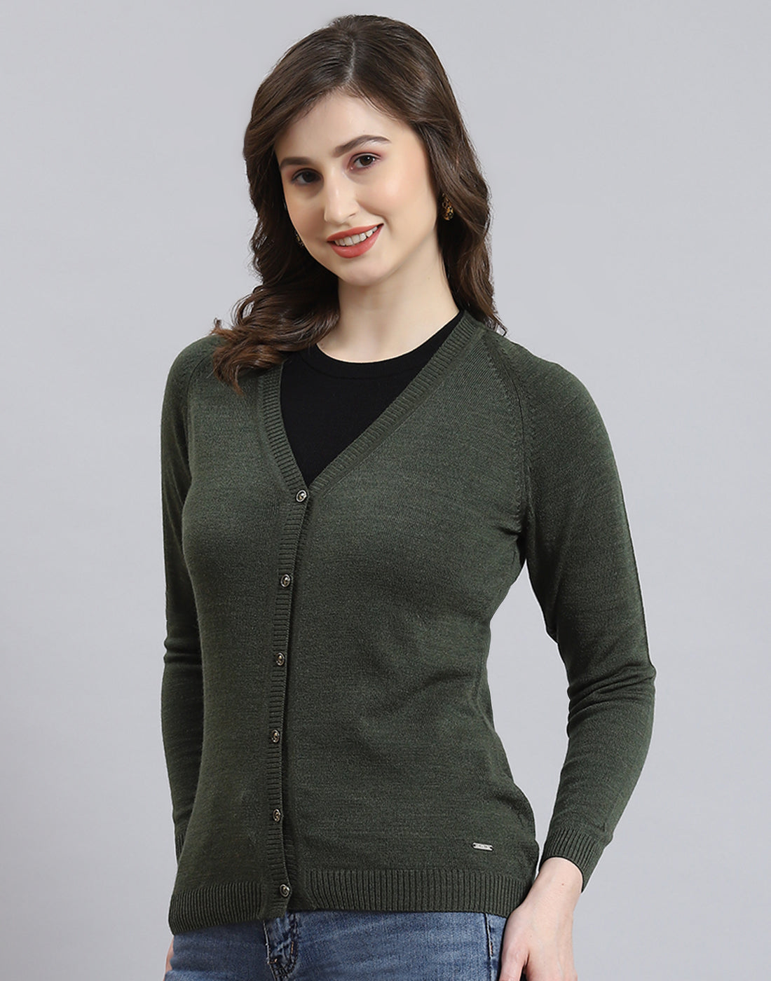 Women Green Solid V Neck Full Sleeve Cardigan