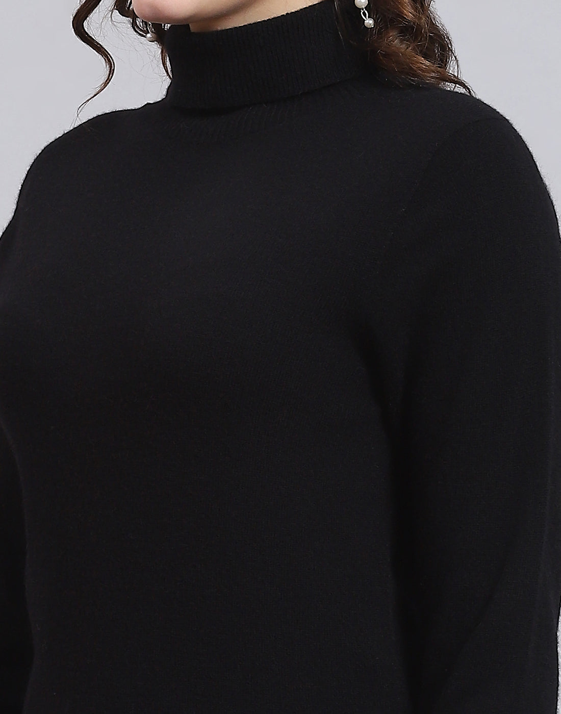 Women Black Solid H Neck Full Sleeve Sweatshirt