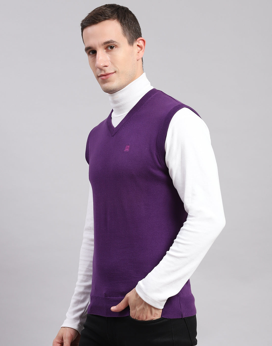 Men Purple Solid V Neck Sleeveless Sweaters/Pullovers