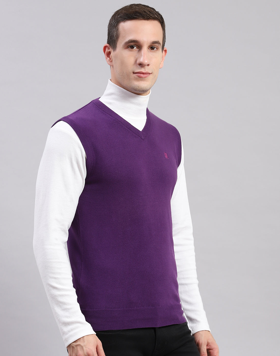 Men Purple Solid V Neck Sleeveless Sweaters/Pullovers