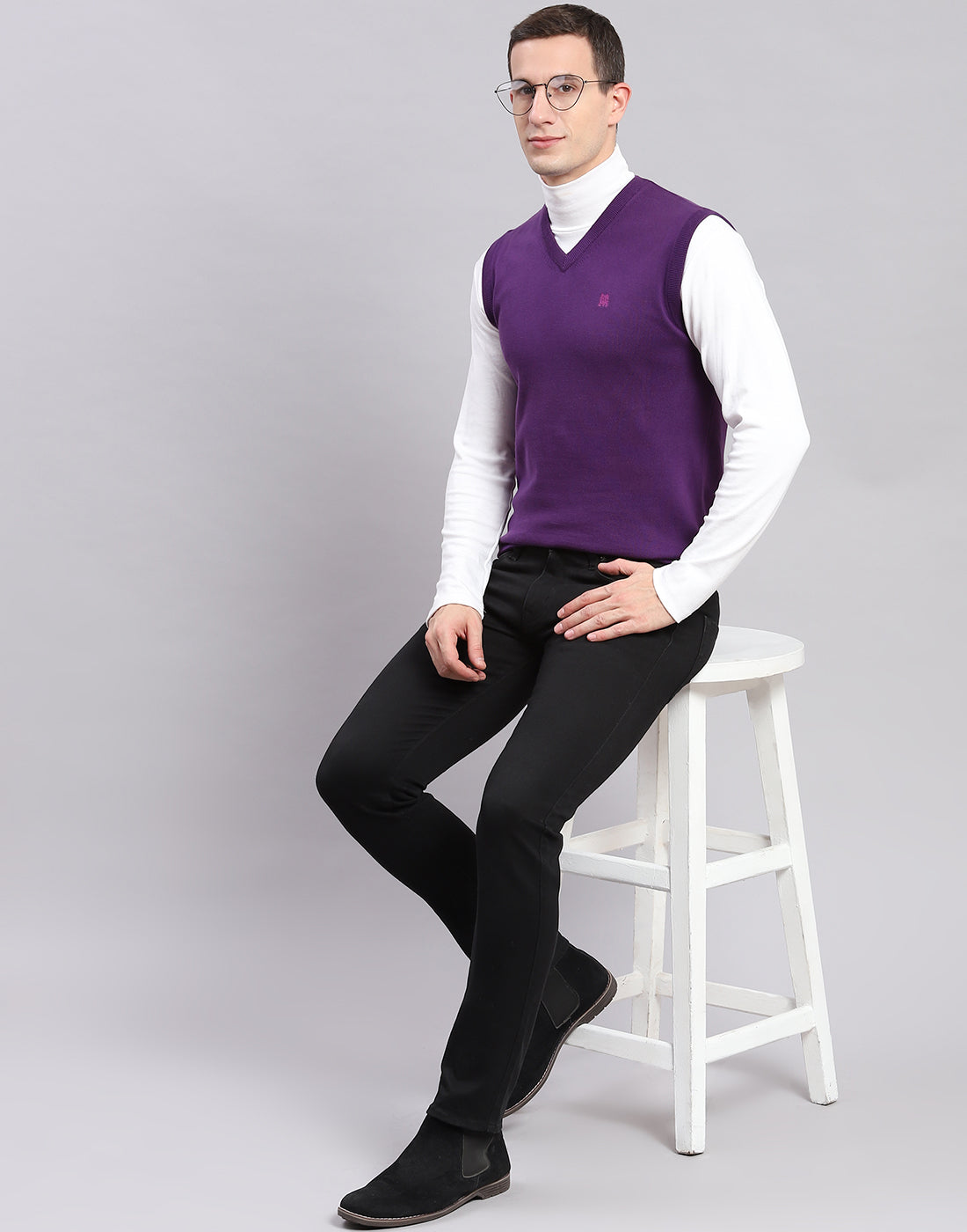 Men Purple Solid V Neck Sleeveless Sweaters/Pullovers