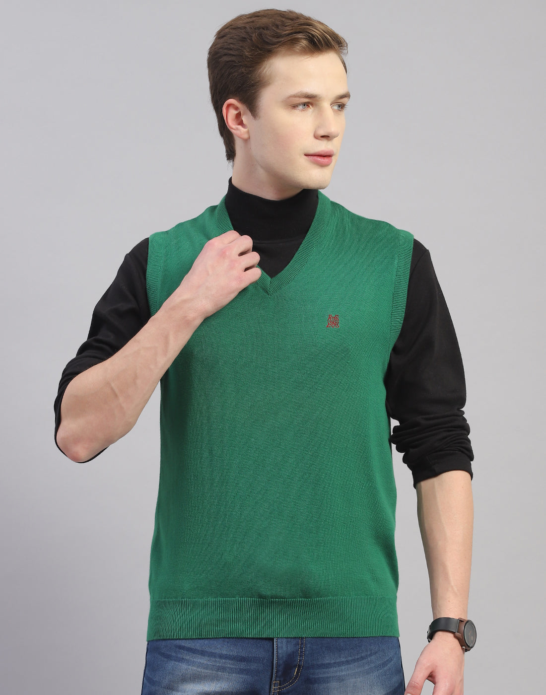 Men Green Solid V Neck Sleeveless Sweater