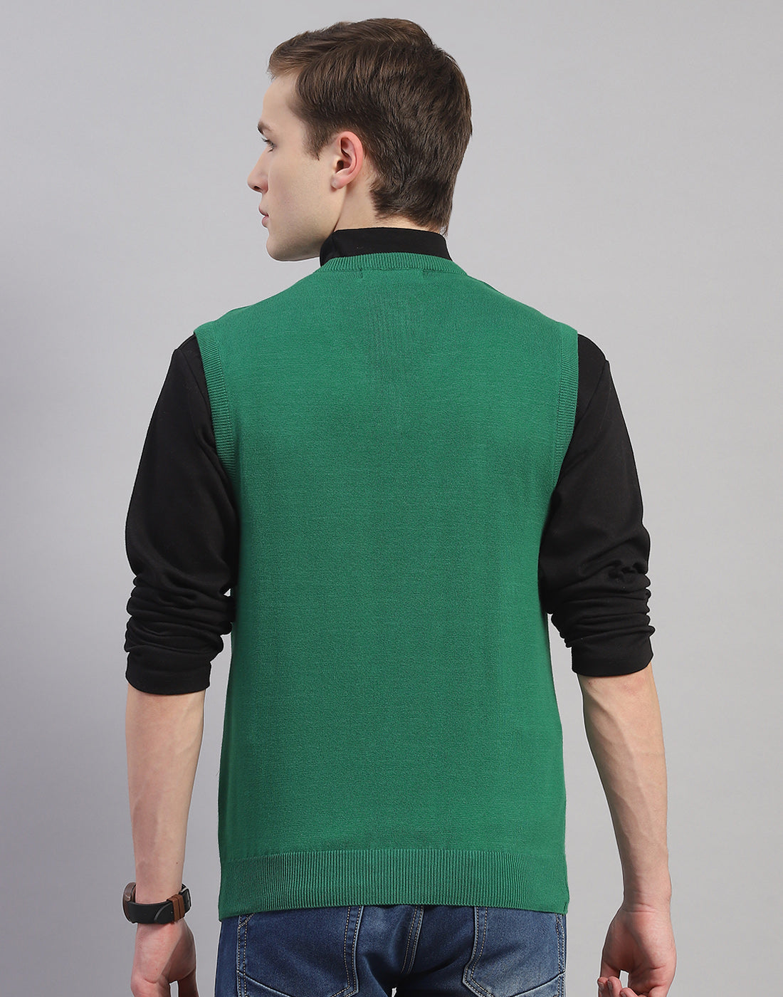 Men Green Solid V Neck Sleeveless Sweater