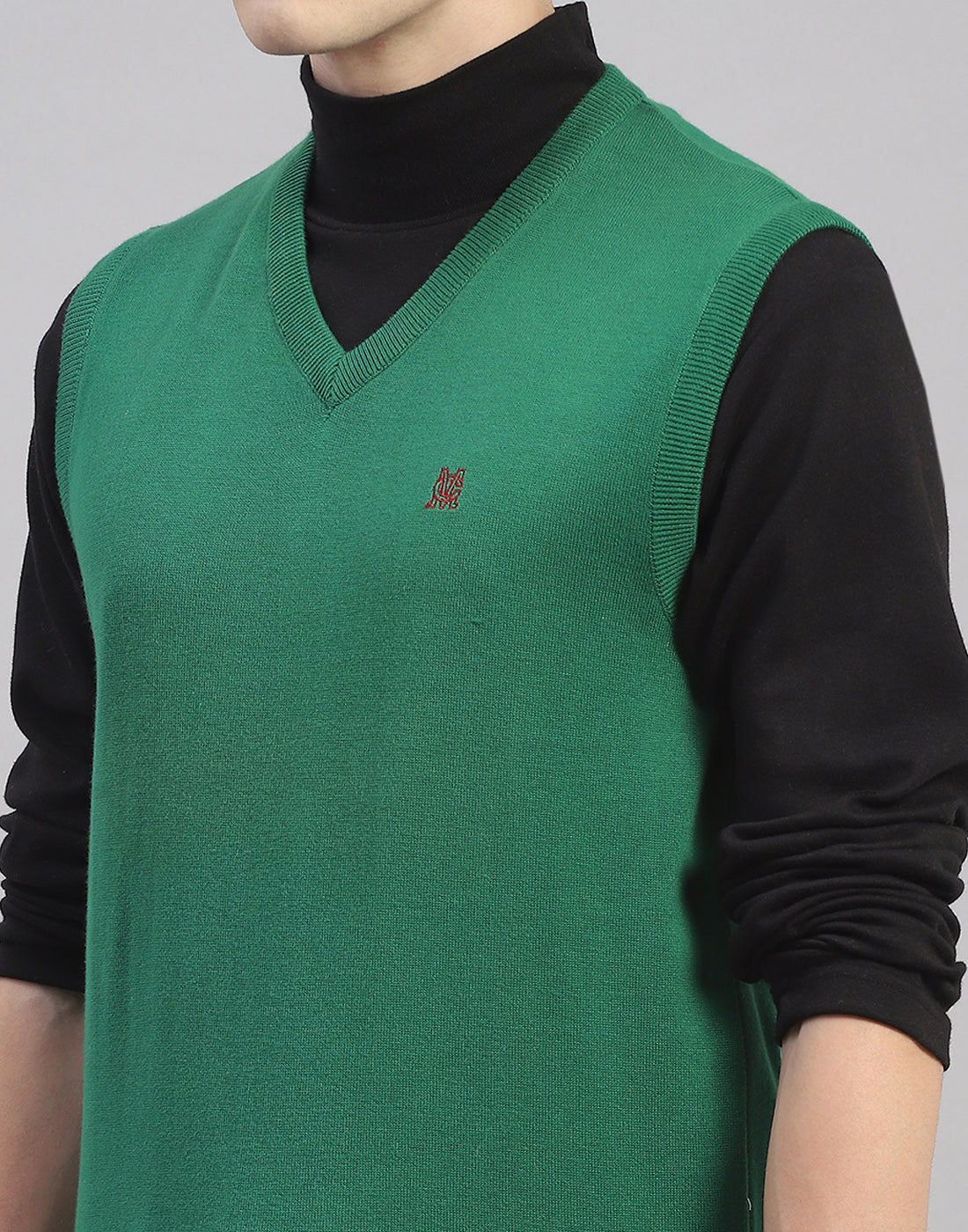 Men Green Solid V Neck Sleeveless Sweater