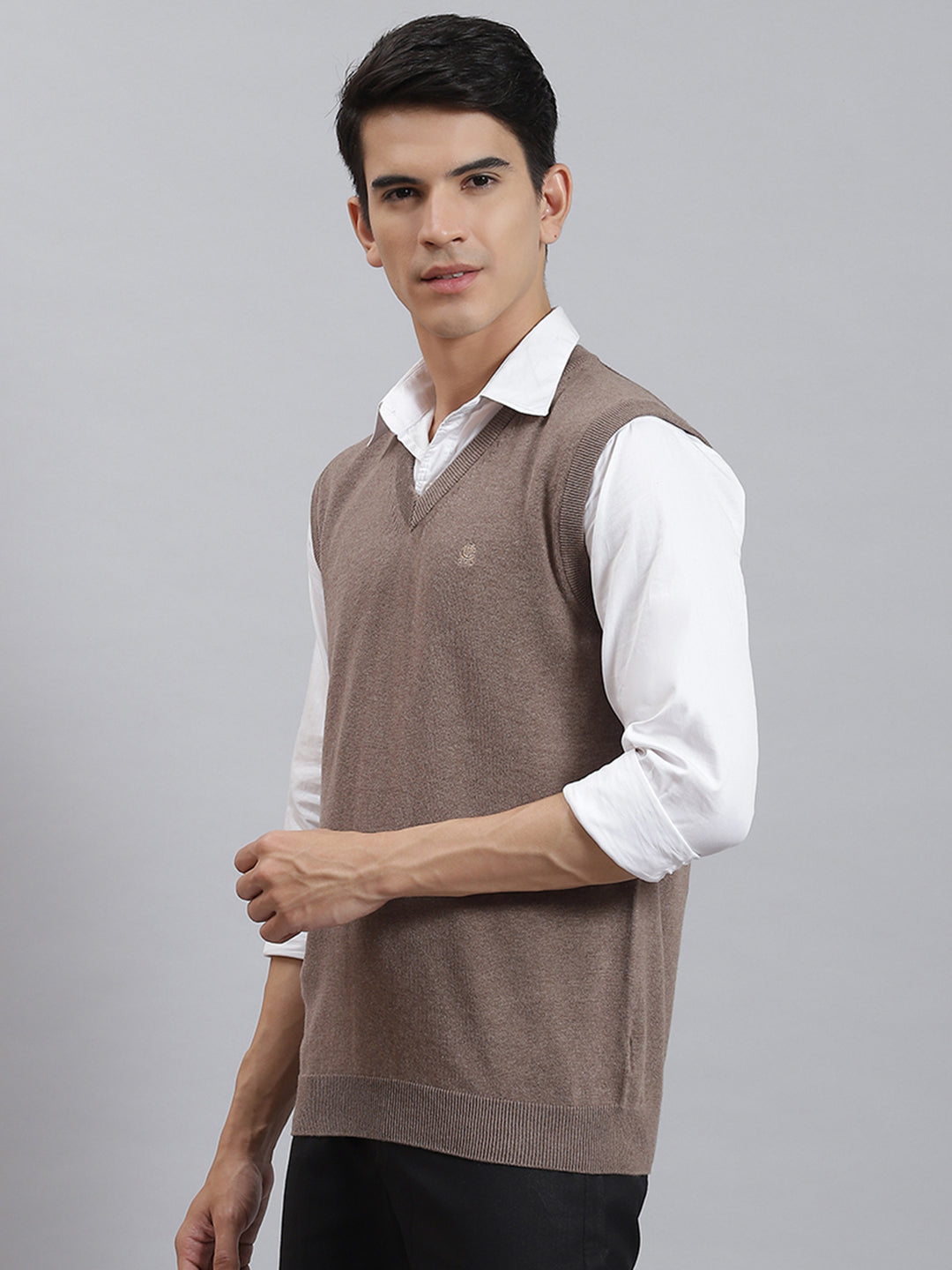 Men Khaki Solid V Neck Sleeveless Sweaters/Pullovers