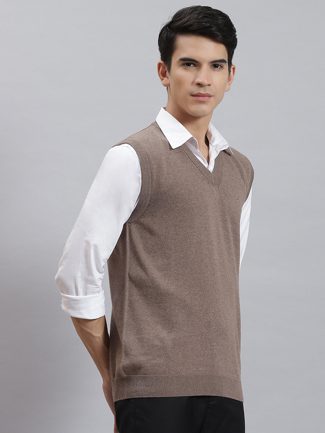 Men Khaki Solid V Neck Sleeveless Sweaters/Pullovers