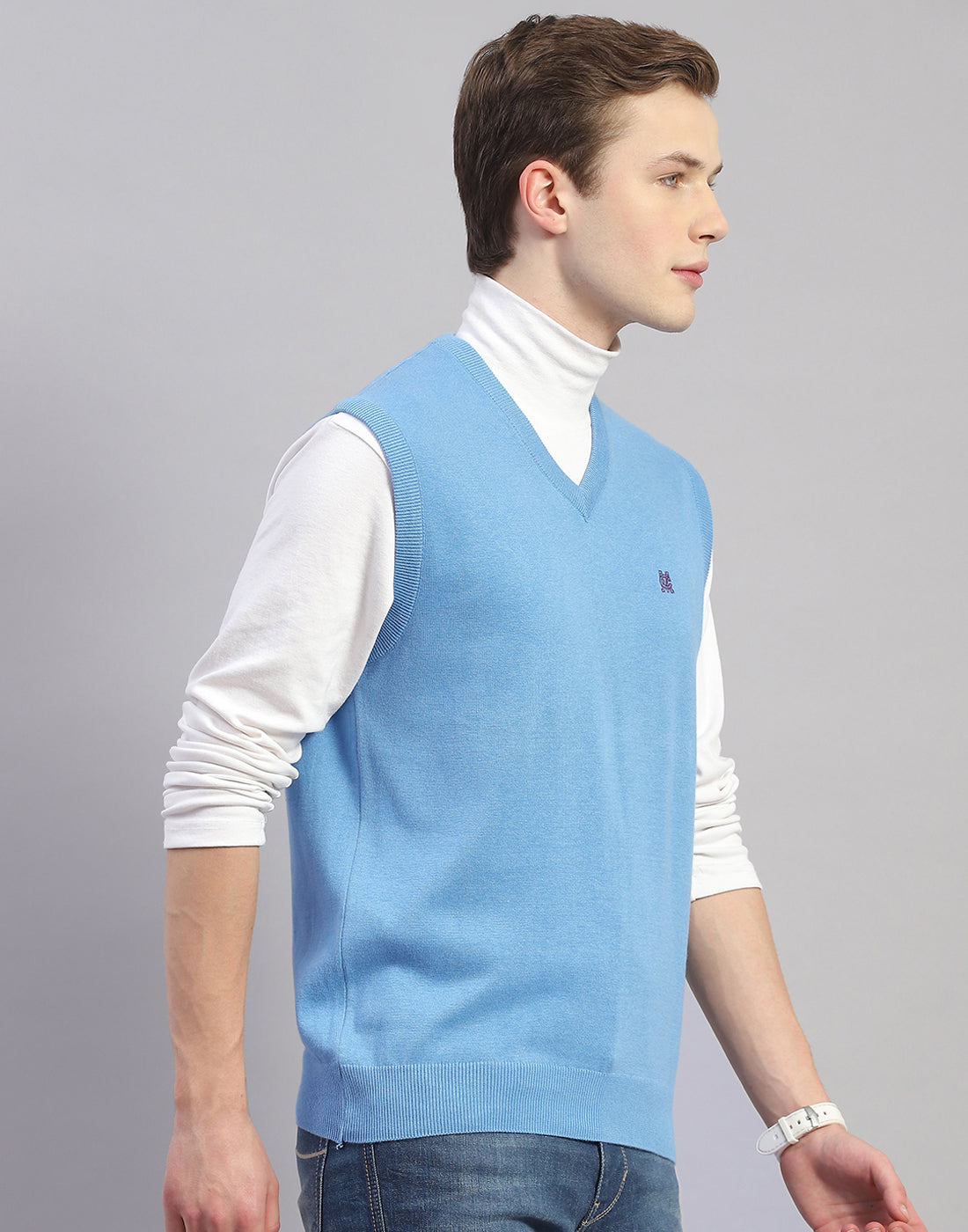 Men Blue Solid V Neck Sleeveless Sweater