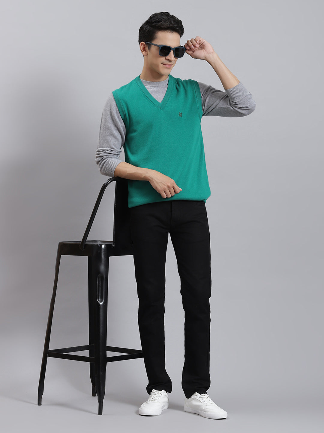 Men Turquoise Blue Solid V Neck Sleeveless Sweaters/Pullovers