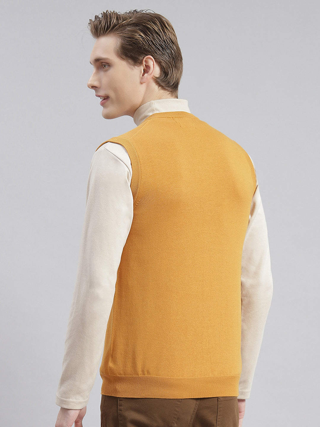 Men Brown Solid V Neck Sleeveless Sweaters/Pullovers