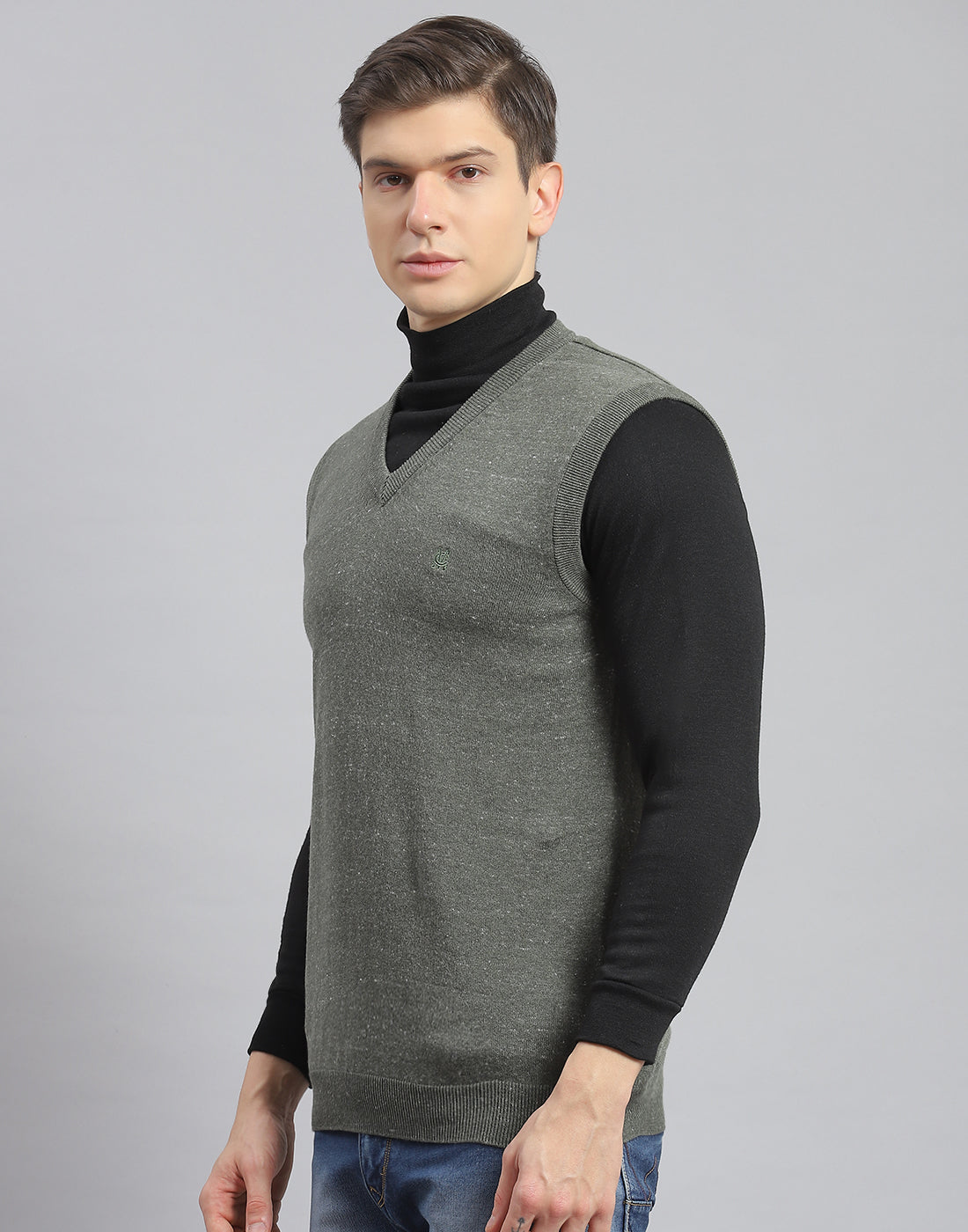 Men Olive Solid V Neck Sleeveless Sweater