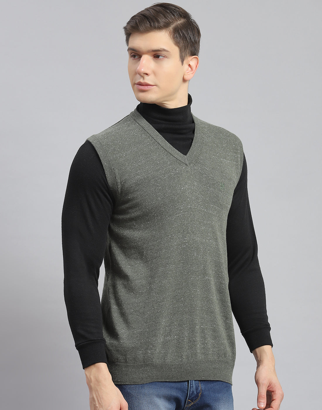 Men Olive Solid V Neck Sleeveless Sweater