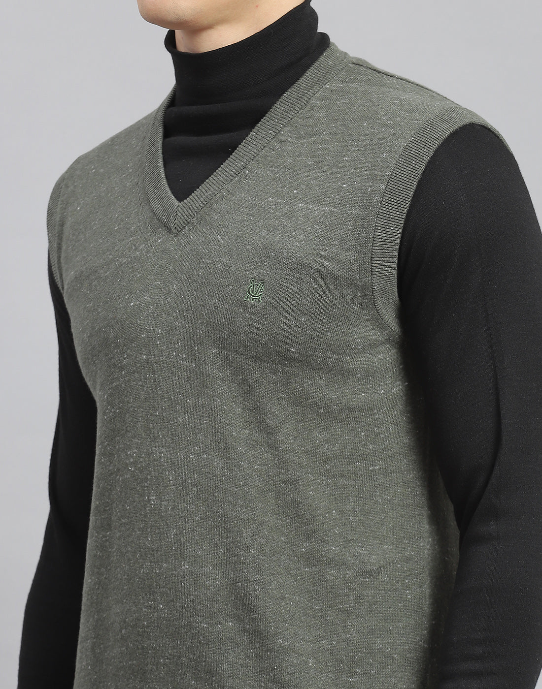 Men Olive Solid V Neck Sleeveless Sweater