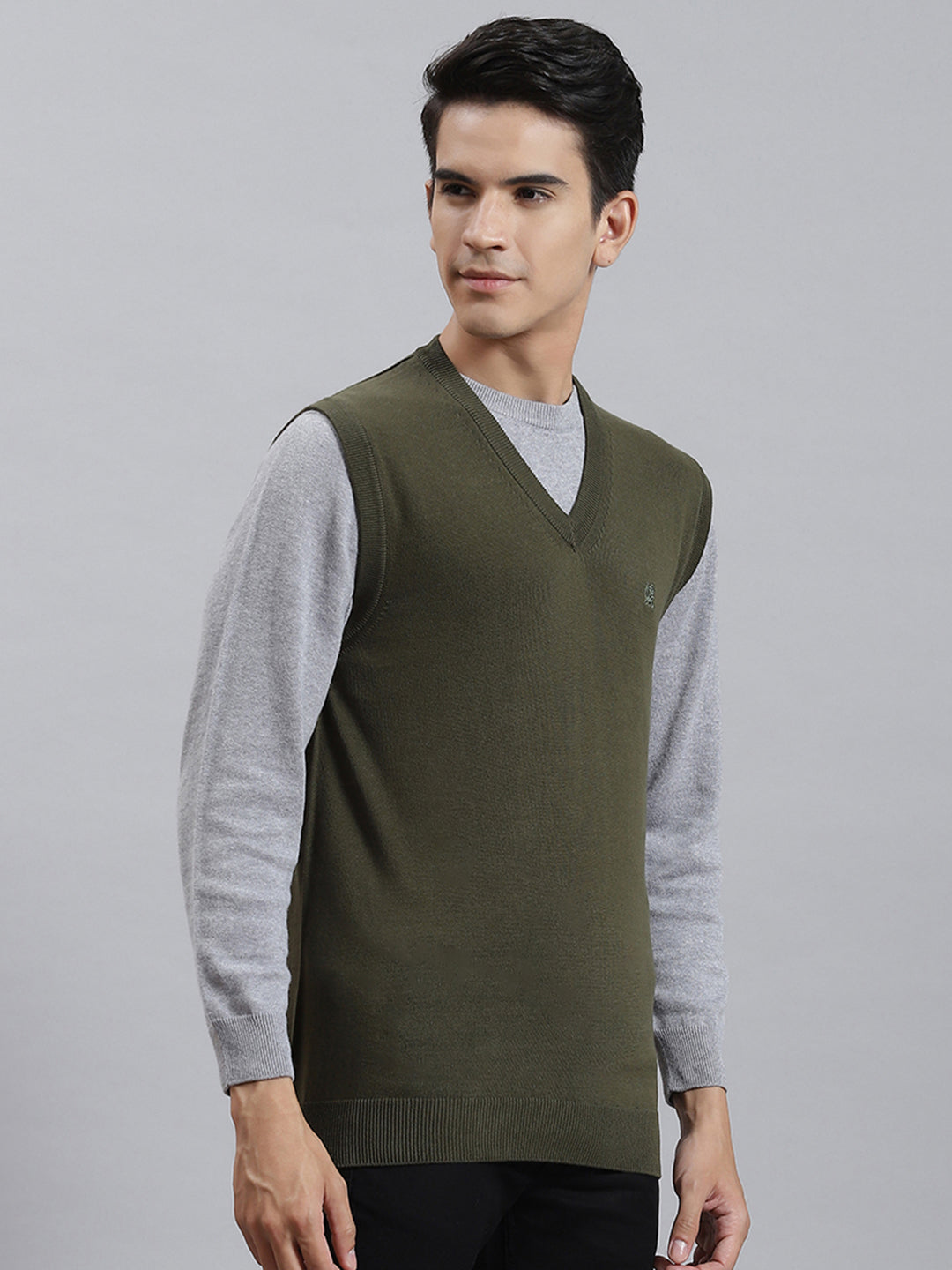 Men Olive Solid V Neck Sleeveless Sweaters/Pullovers