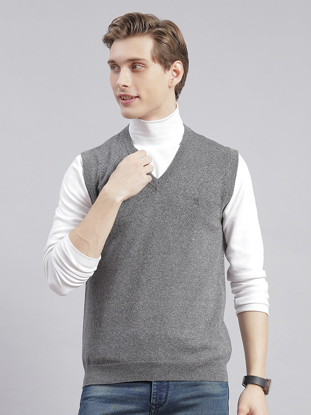 Men Grey Solid V Neck Sleeveless Sweaters/Pullovers