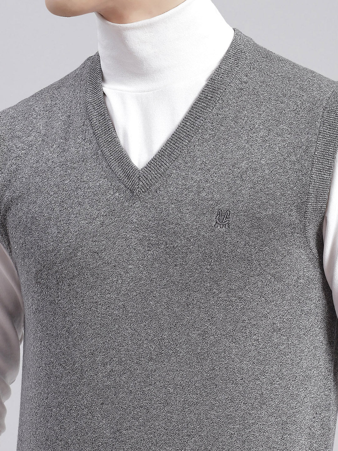 Men Grey Solid V Neck Sleeveless Sweaters/Pullovers