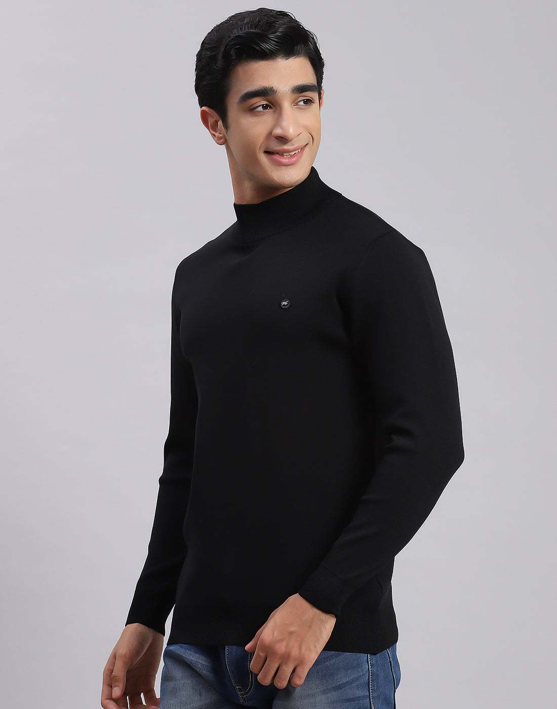 Men Black Solid T Neck Full Sleeve Sweaters/Pullovers