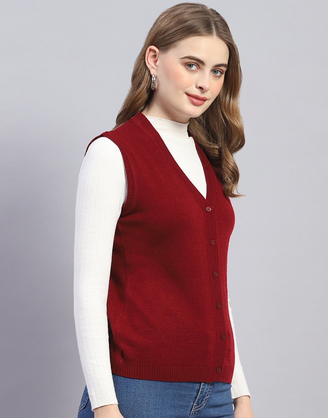 Women Maroon Solid V Neck Sleeveless Cardigan