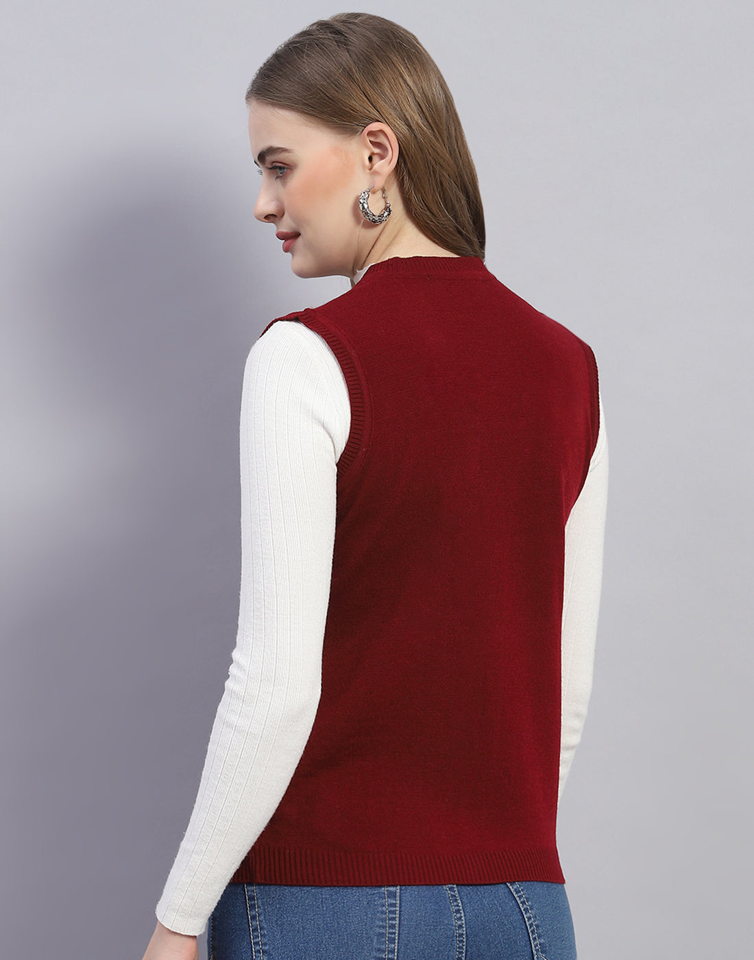 Women Maroon Solid V Neck Sleeveless Cardigan