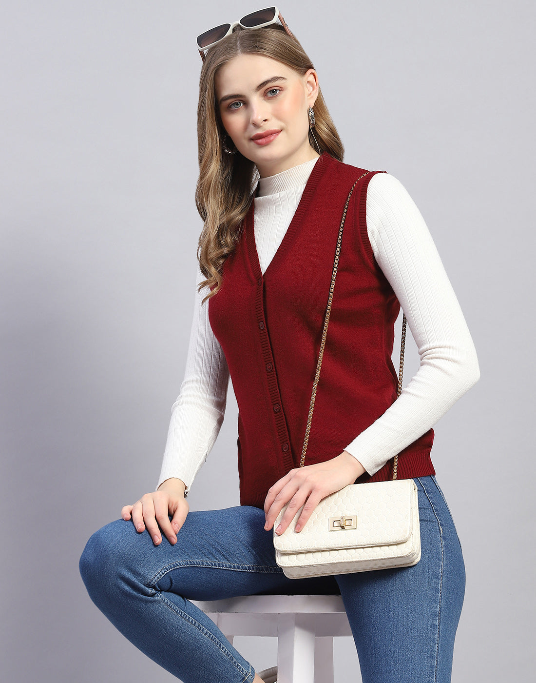 Women Maroon Solid V Neck Sleeveless Cardigan