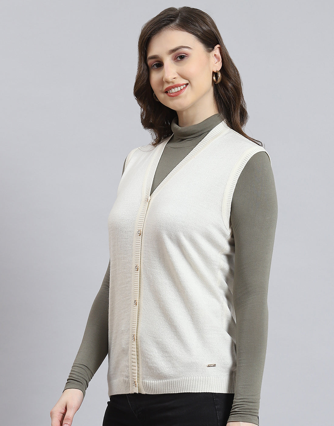 Women Cream Solid V Neck Sleeveless Cardigan