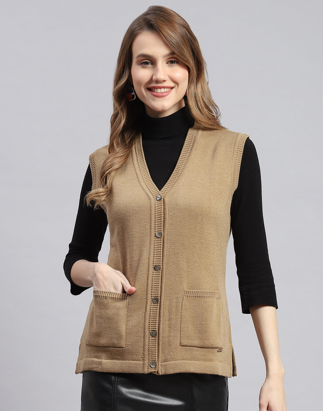 Women Brown Solid V Neck Sleeveless Cardigans